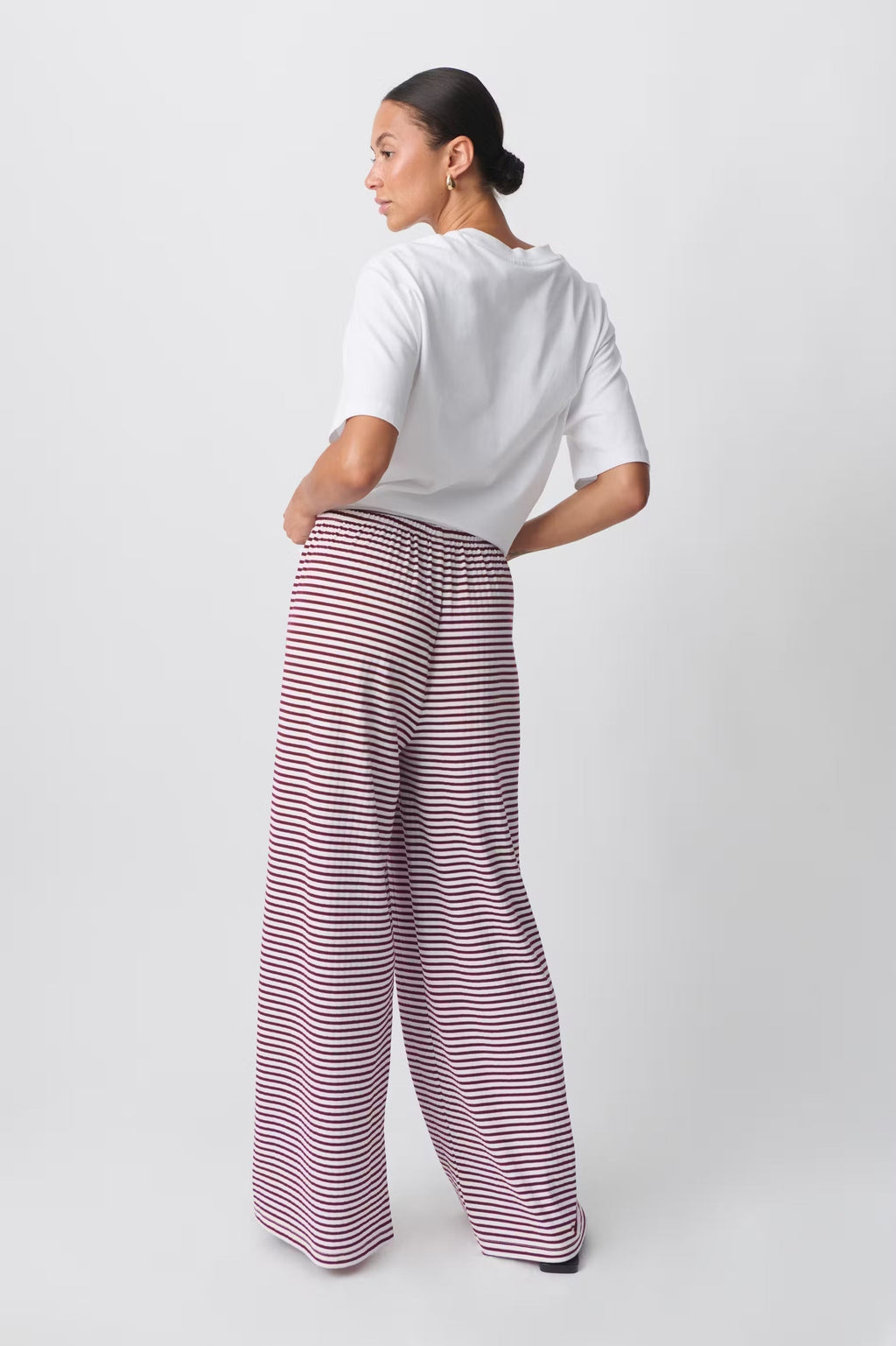 Women’s Jesie-London Ava spring striped relaxed pants with a comfortable fit and stylish design, perfect for casual wear.