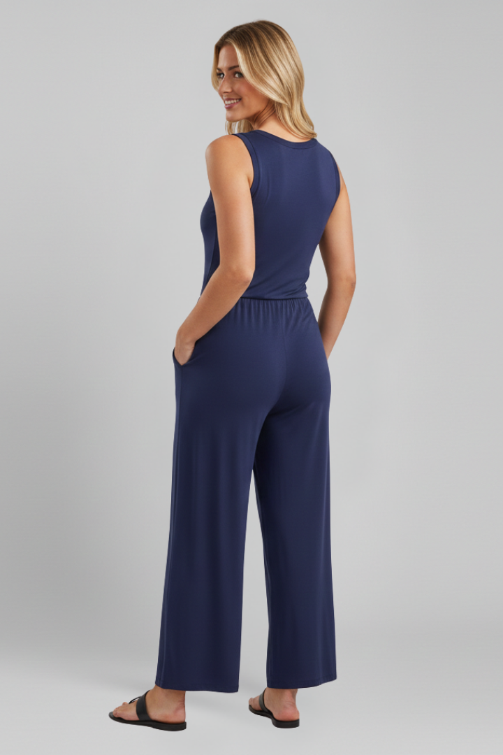 Jesie-London Stella women’s wide-leg jumpsuit with round neckline and elastic waist, stylish and comfortable for casual wear.