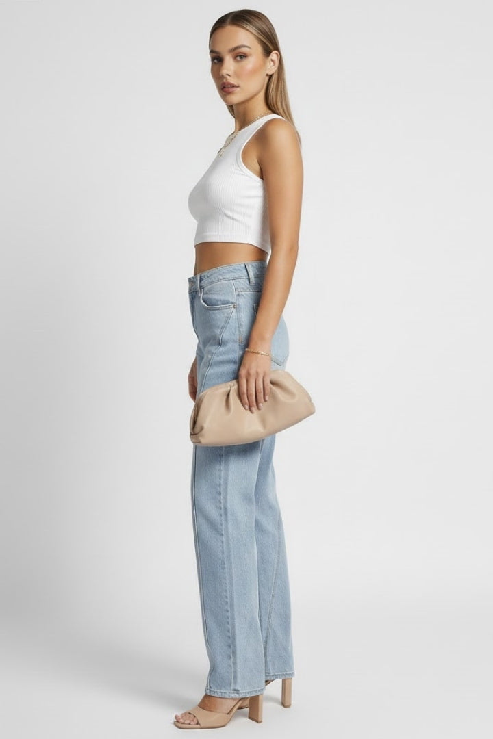 Jesie-London Katie women's high-waist straight-leg denim jeans with pockets, classic fit and stylish design.
