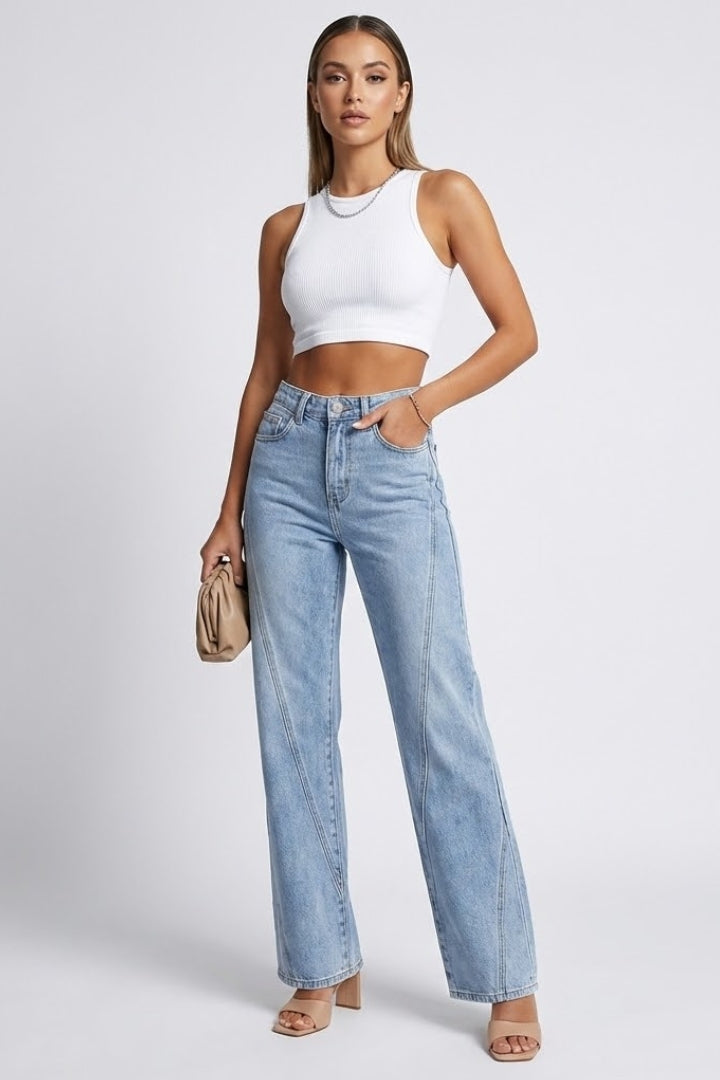 Jesie-London Katie women's high-waist straight-leg denim jeans with pockets, showcasing classic style and fit.