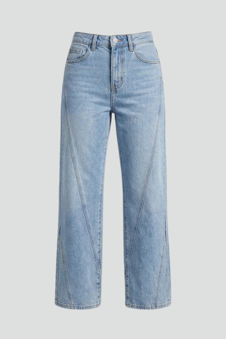 Women’s high-waist straight-leg denim jeans by Jesie-London with pockets, showcasing classic style and comfortable fit.