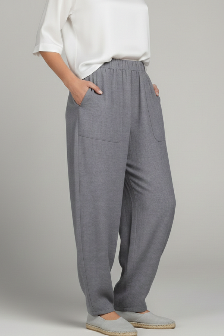 Women’s Jesie-London Bianca trousers with elastic waistband and side pockets, shown in a relaxed fit style.
