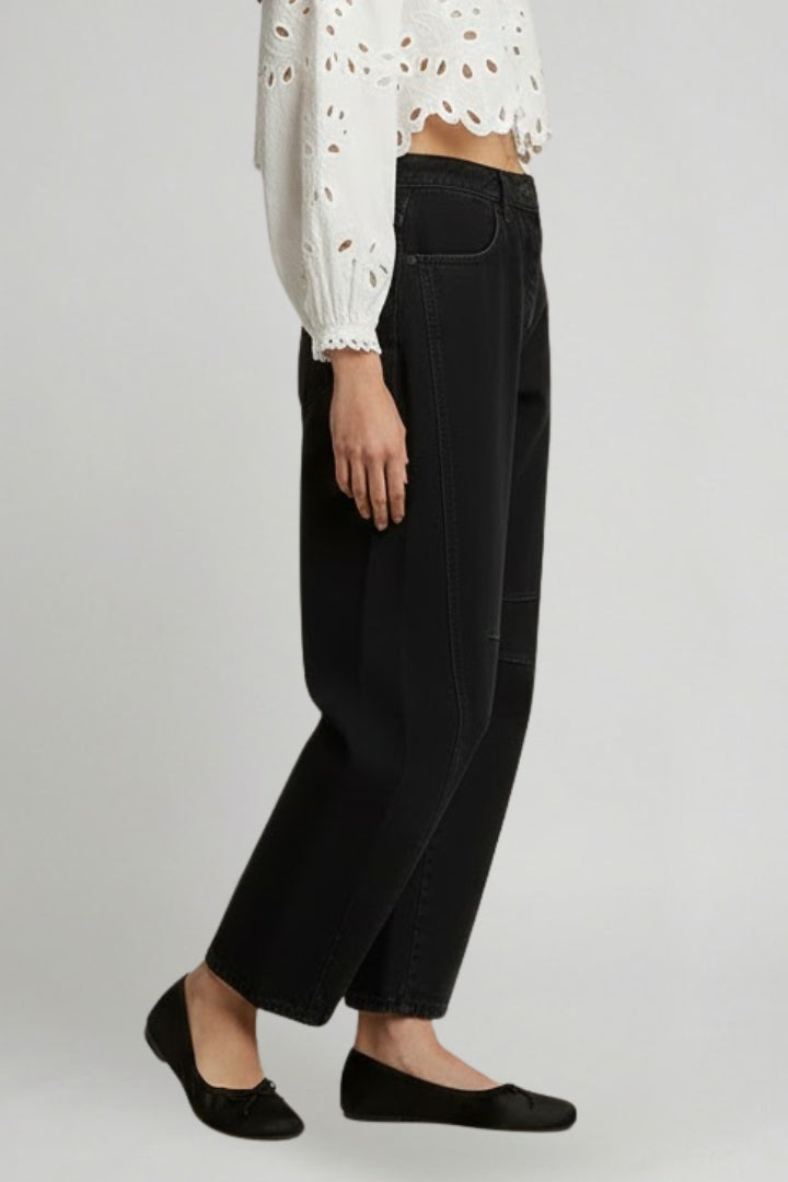 Julia women's high-waist stretch wide-leg denim jeans by Jesie-London, shown on a model in a casual outfit.