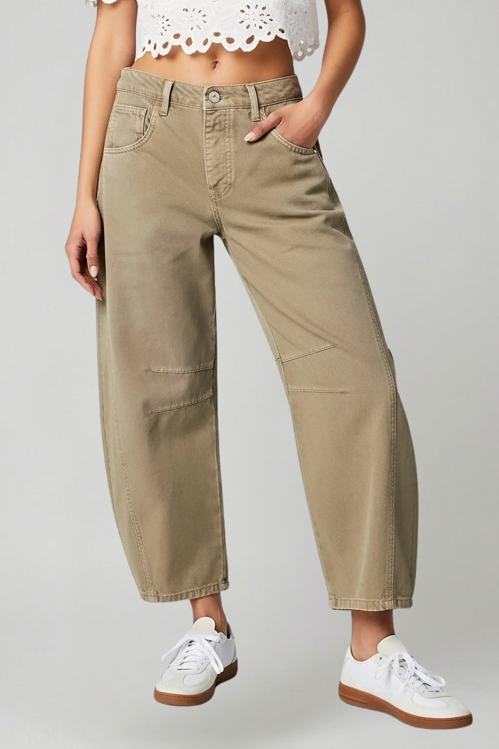 Women’s high-waist stretch wide-leg denim jeans by Jesie-London, shown on a model highlighting the relaxed fit and stylish silhouette.