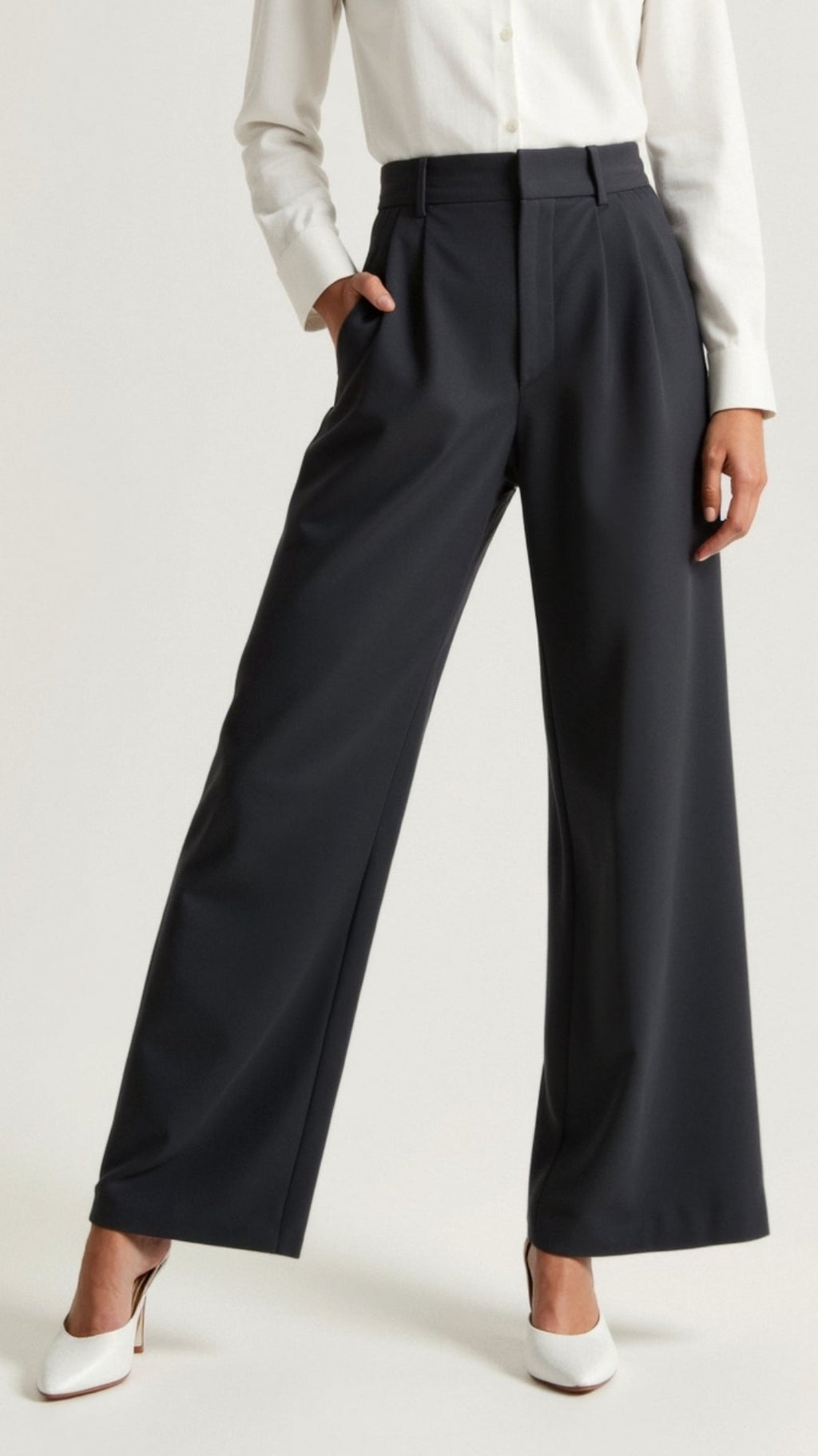 Jesie-London Elsie women's high-waisted wide-leg trousers with pleated front, stylish and comfortable for everyday wear.