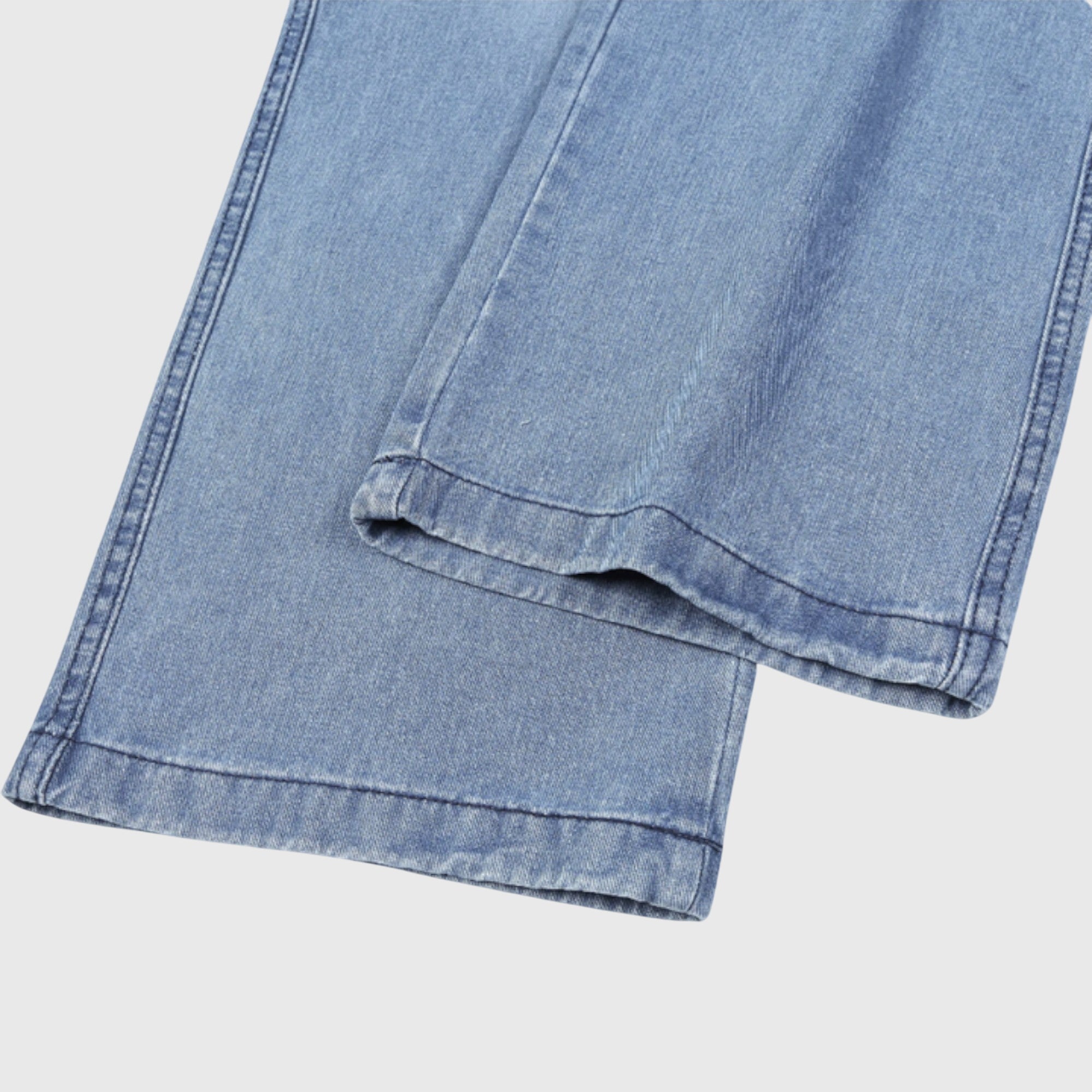 Women’s casual baggy denim pants by Jesie-London featuring relaxed fit and classic five-pocket style.