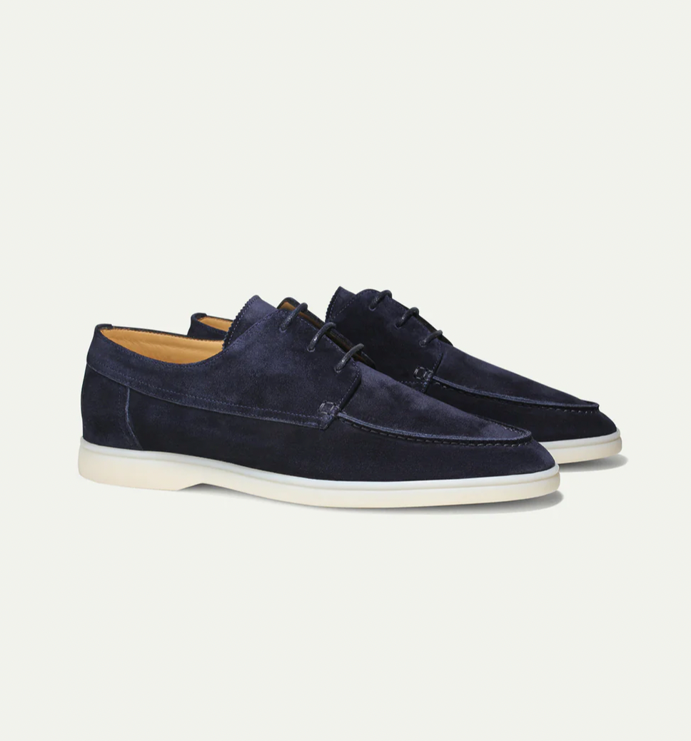 Men's casual lace-up walking shoes by Jesie-London featuring a sleek design and comfortable fit, shown in black leather.
